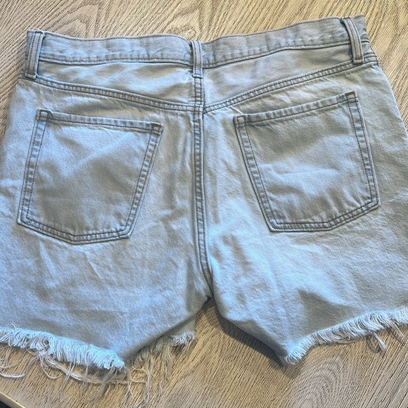 Old Navy Slouchy Straight Shorts - Picture 2 of 4